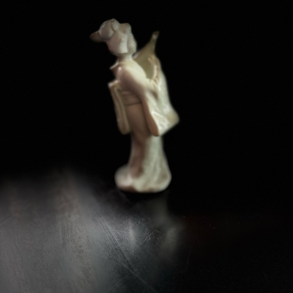 HOMCO Geisha Girl Porcelain Figurine Vintage circa 1970 - Picture 2 of 4